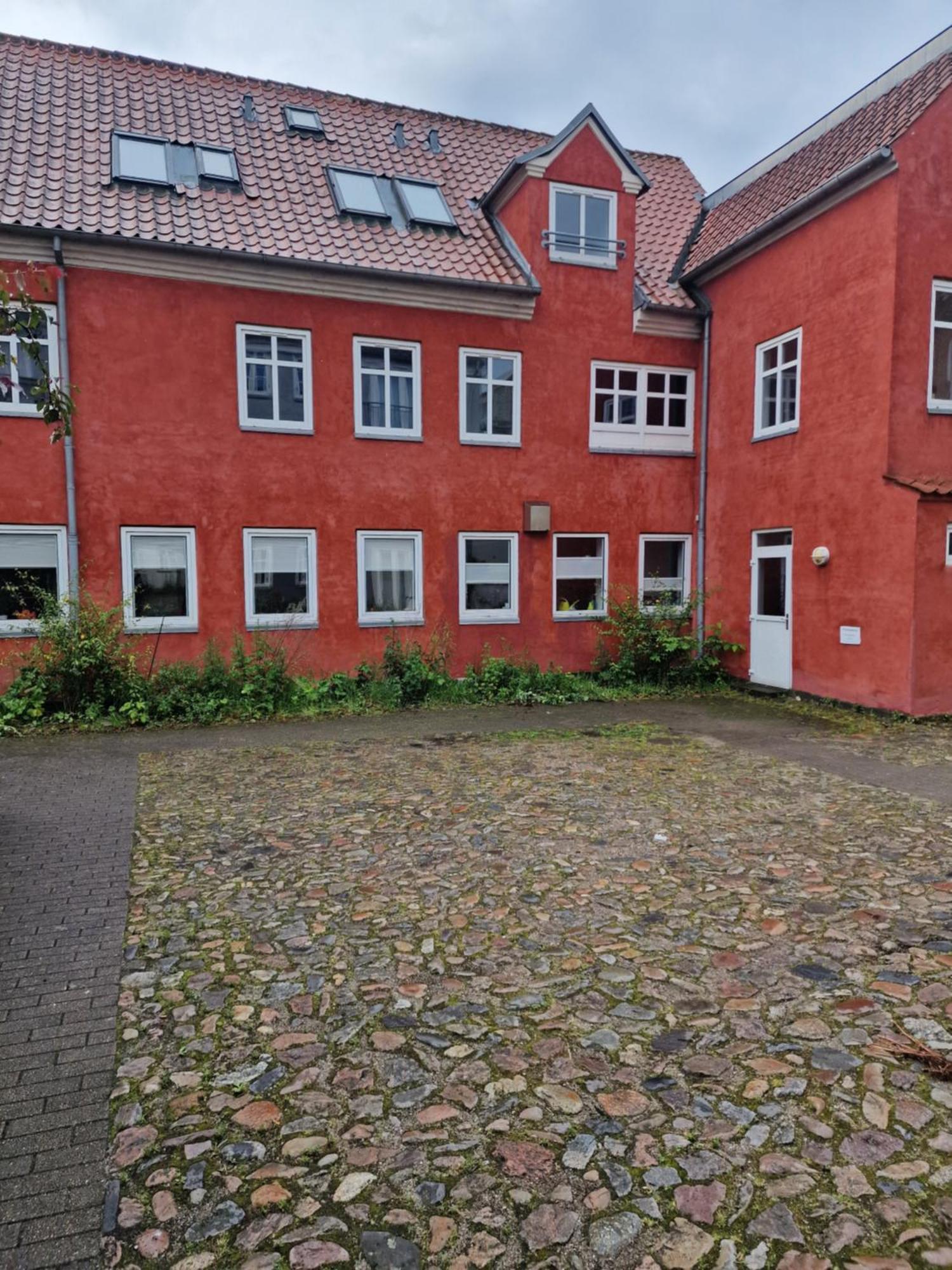 Paen Central Lejlighed Med Gratis Parkering ランダーズ エクステリア 写真
